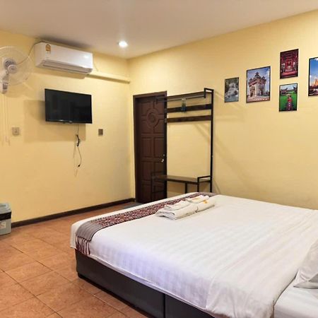 Yula Hotel Thatluang Vientiane Exterior foto