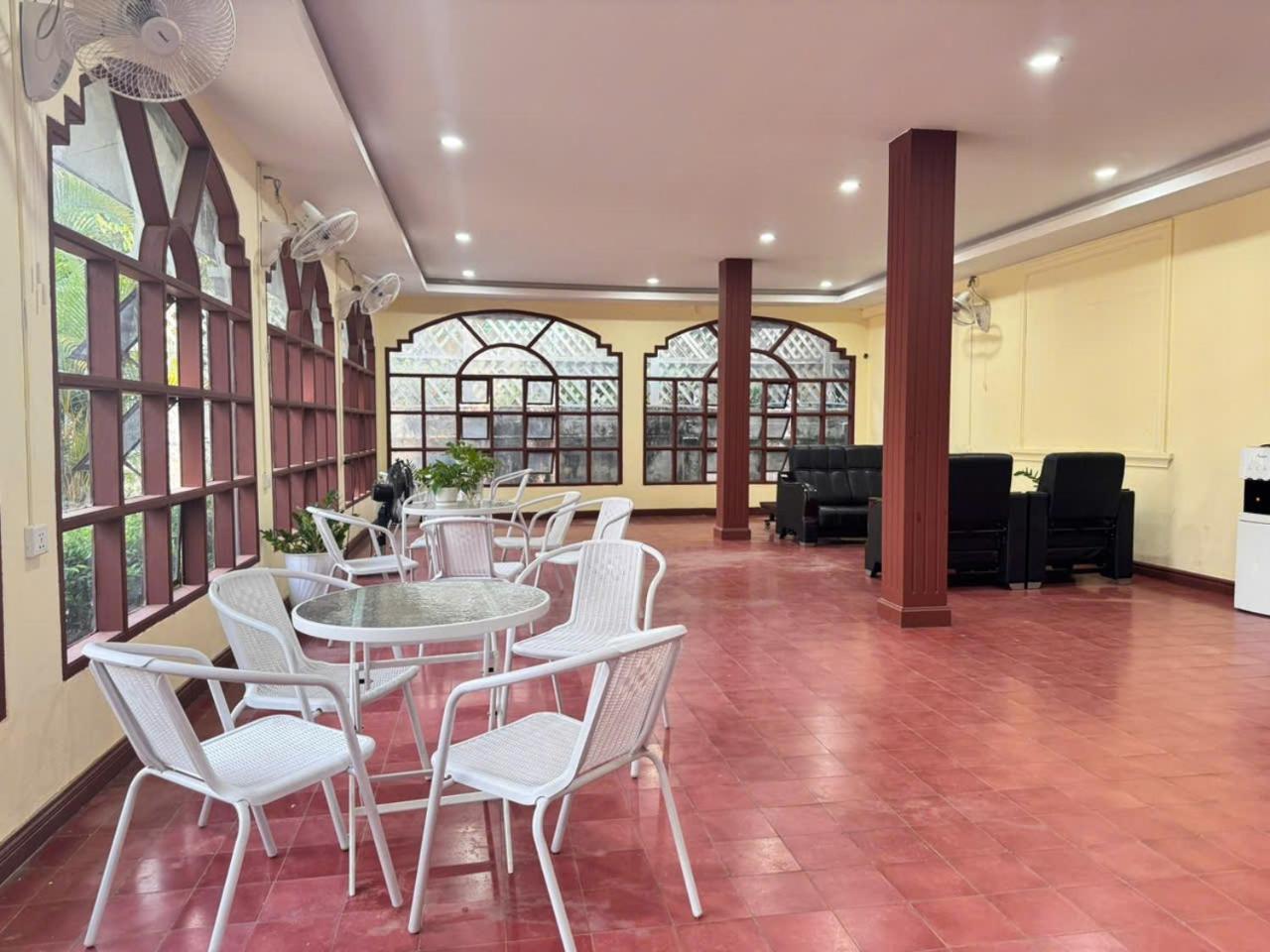 Yula Hotel Thatluang Vientiane Exterior foto